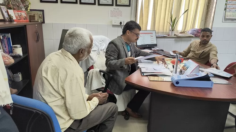 Dr. Gaurav Singhal - Photo 3