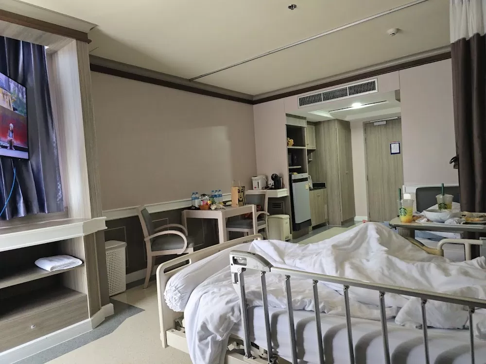 Bangkok Hospital Hat Yai - Photo 1