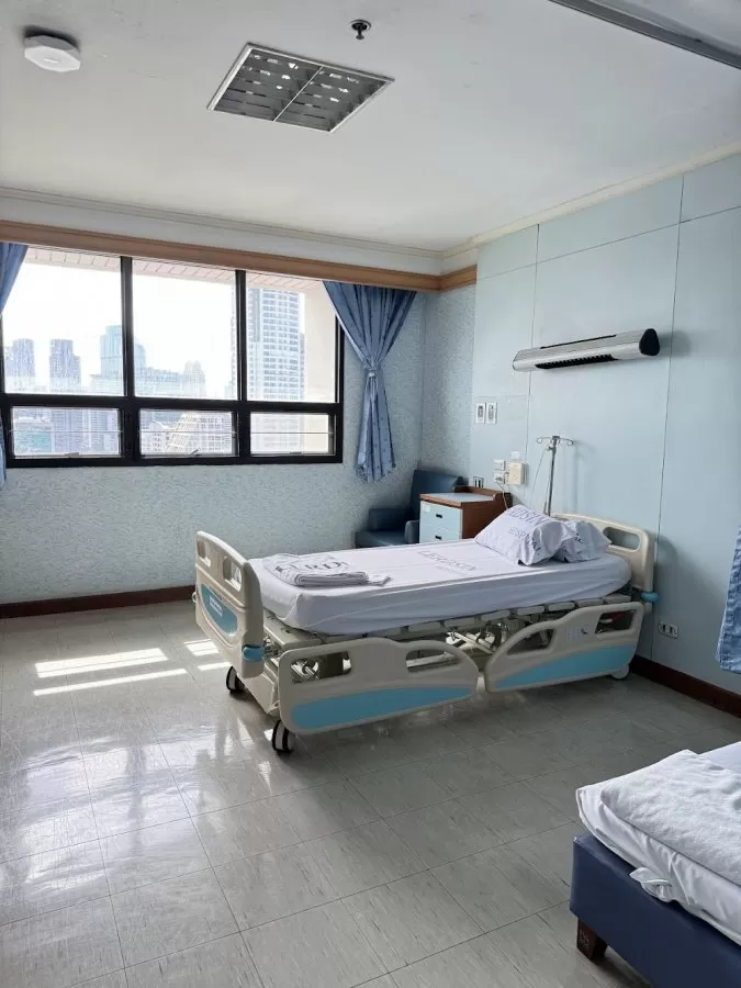 Lerdsin Hospital - Photo 8