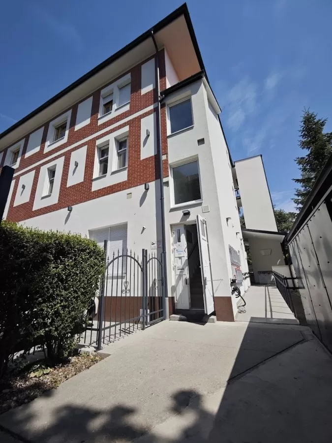 Buda's Private Medical Center - Photo 8