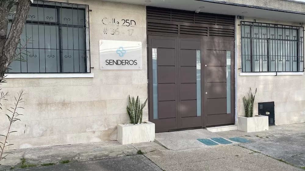 SENDEROS MEDICINA ESPECIALIZADA - Photo 1