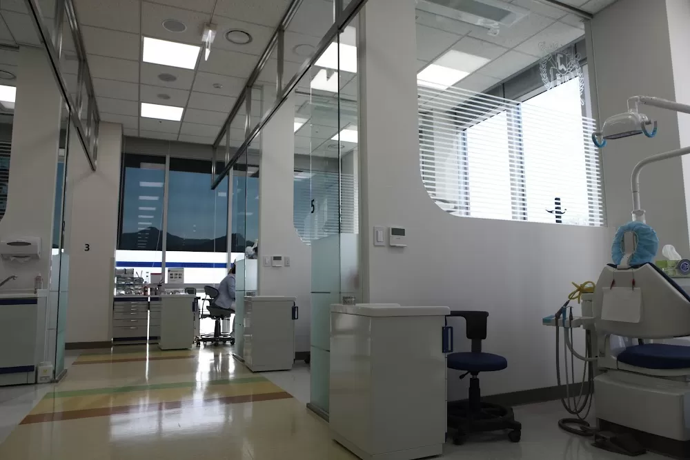 Gwanak Seoul National University Dental Hospital - Photo 1