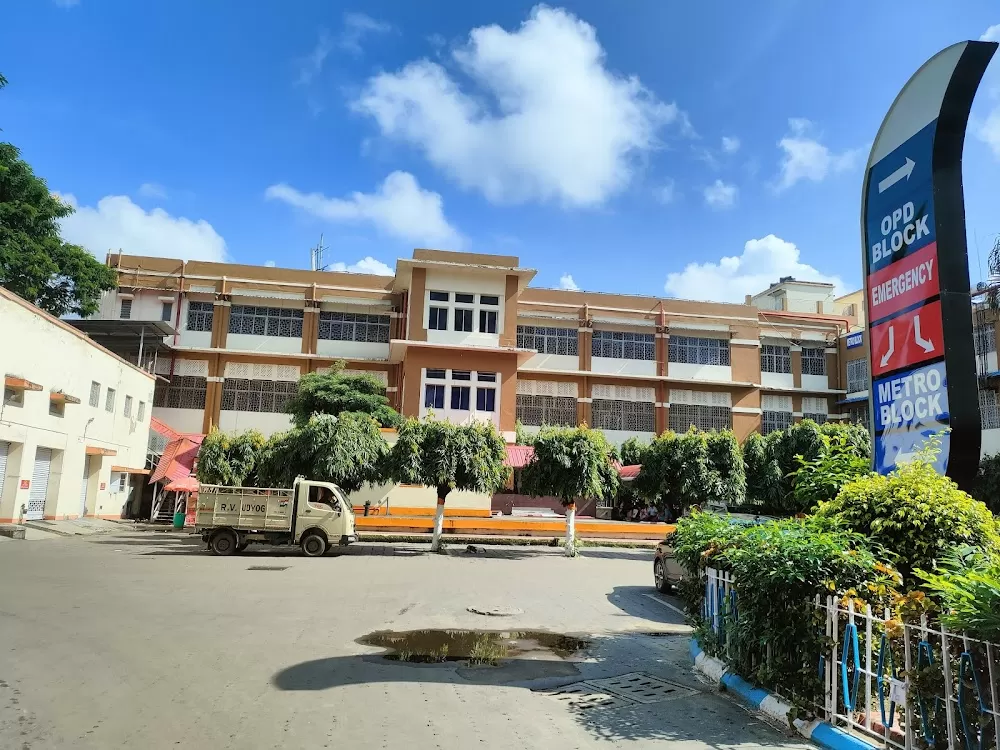B. R. Singh Hospital (Eastern Railway) - Photo 1