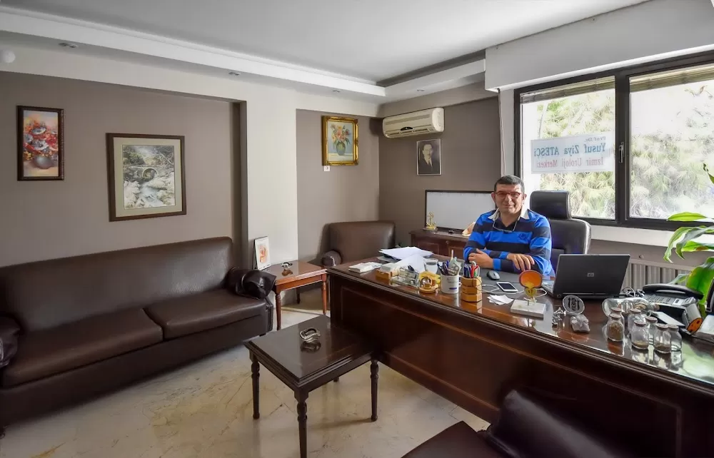 Özel Izmir Üroloji Merkezi - Photo 2