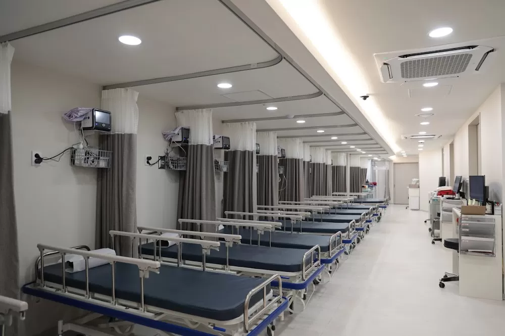 Kwangdong Hospital - Photo 1