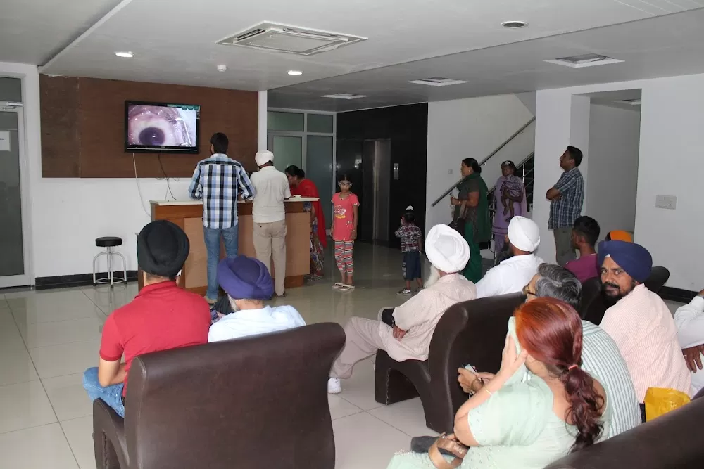 Chugh Eye Surgery Centre - Photo 8