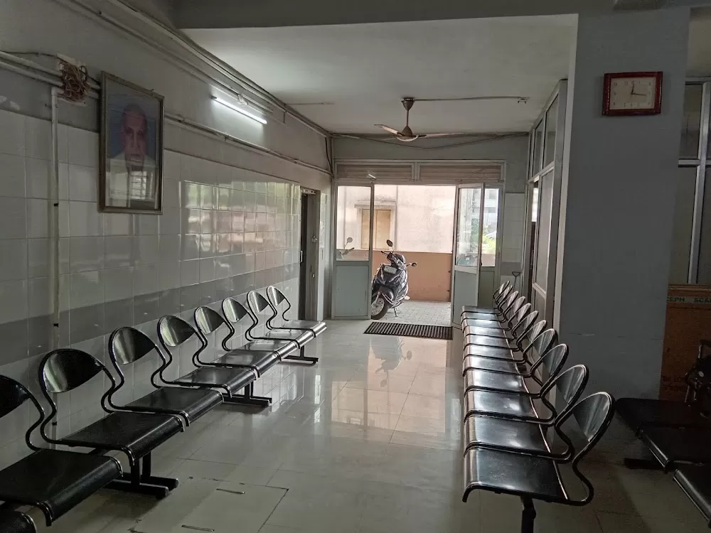 Shree R C Gandhi Public Dental Hospital - Photo 5