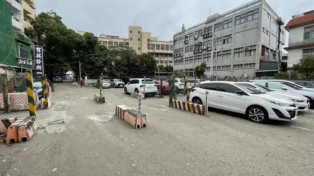Yang Ming Hospital - Photo 3