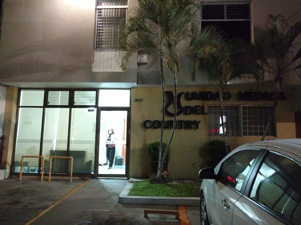 Unidad Medica del Country - Photo 2