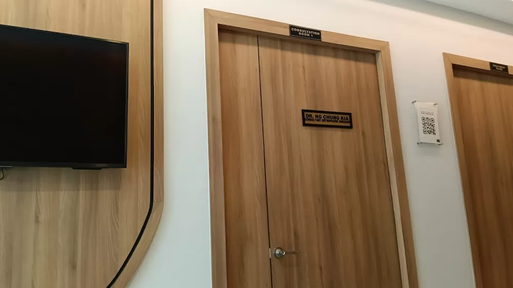 TEO ORTHOPAEDIC SPECIALIST CLINIC 新山张氏骨科专科与疼痛治疗诊所 - Photo 6