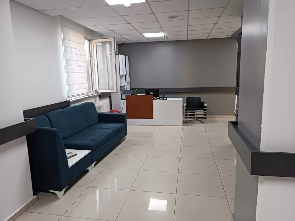 Yaman A Sınıfı Cerrahi Tıp Merkezi - Photo 2