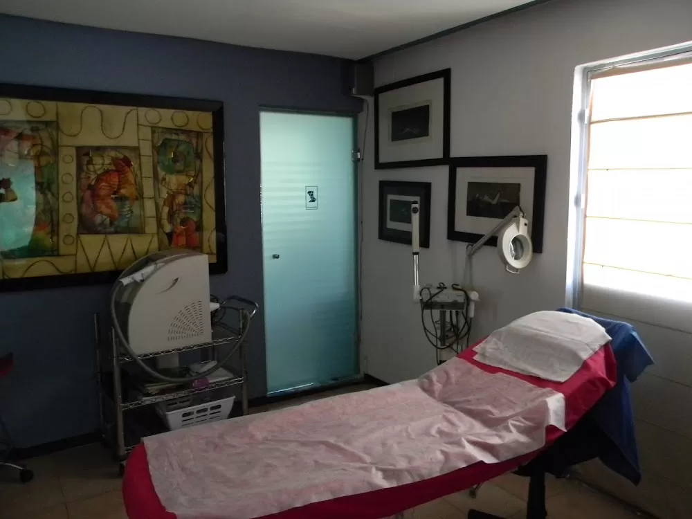 Hospital Rosette - Photo 8