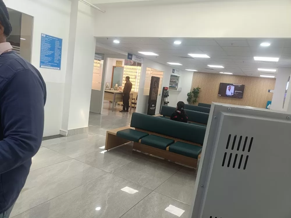Eye Veda Hospital - Photo 8