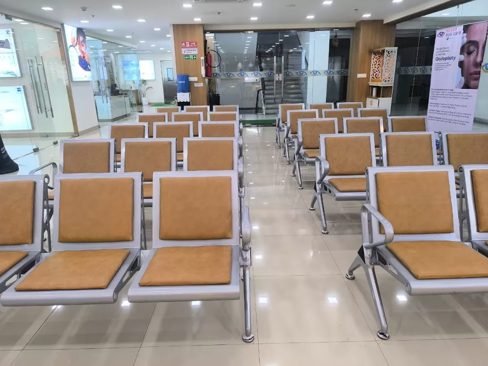 Vasan Eye Care Hospital - (Himayat Nagar, Hyderabad) - Photo 7
