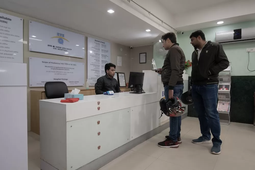 Cataract Surgery Specialists at Eye-Q Hospitals in Gurgaon - Photo 2