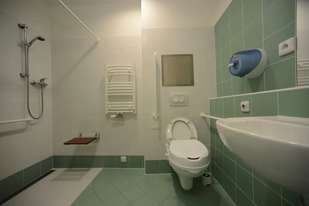 Nemocnice Vršovice - Photo 1