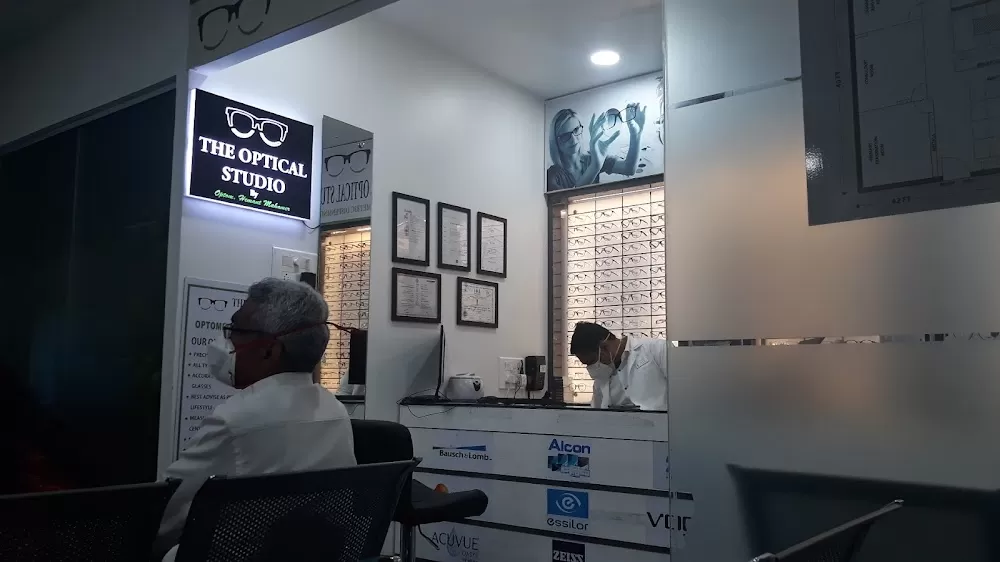 Mahaveer Eye Hospital - Photo 7