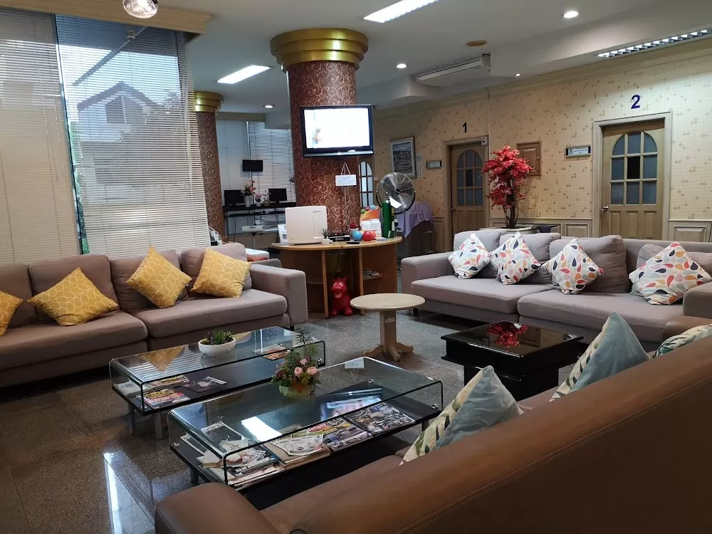 Chiangmai Dental Hospital - Photo 3