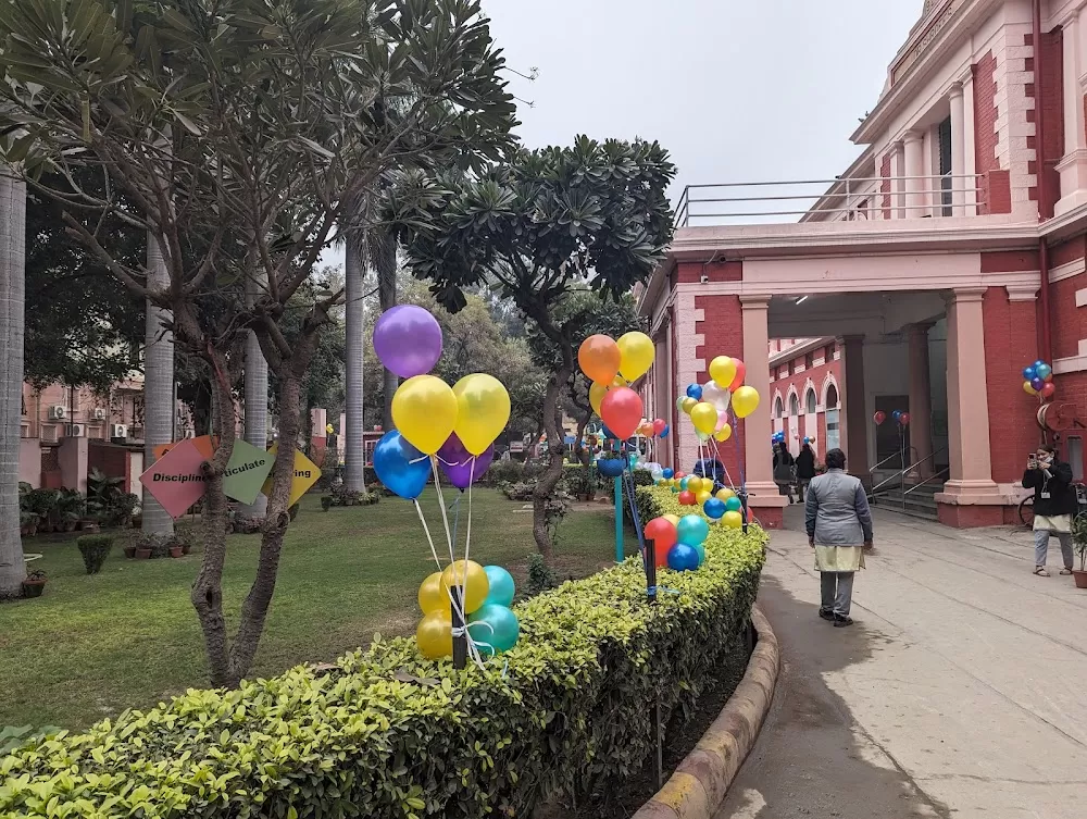 Dr. Shroff Charitable Eye Hospital - Photo 3