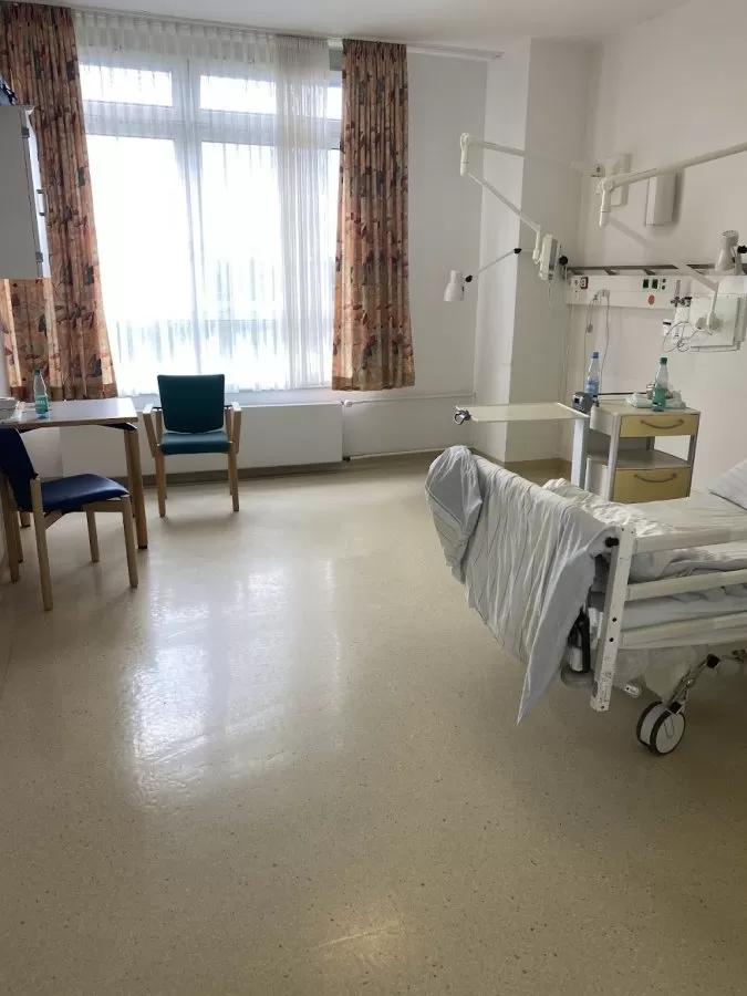 HOSPITAL REINBEK ST. ADOLF-STIFT - Photo 3
