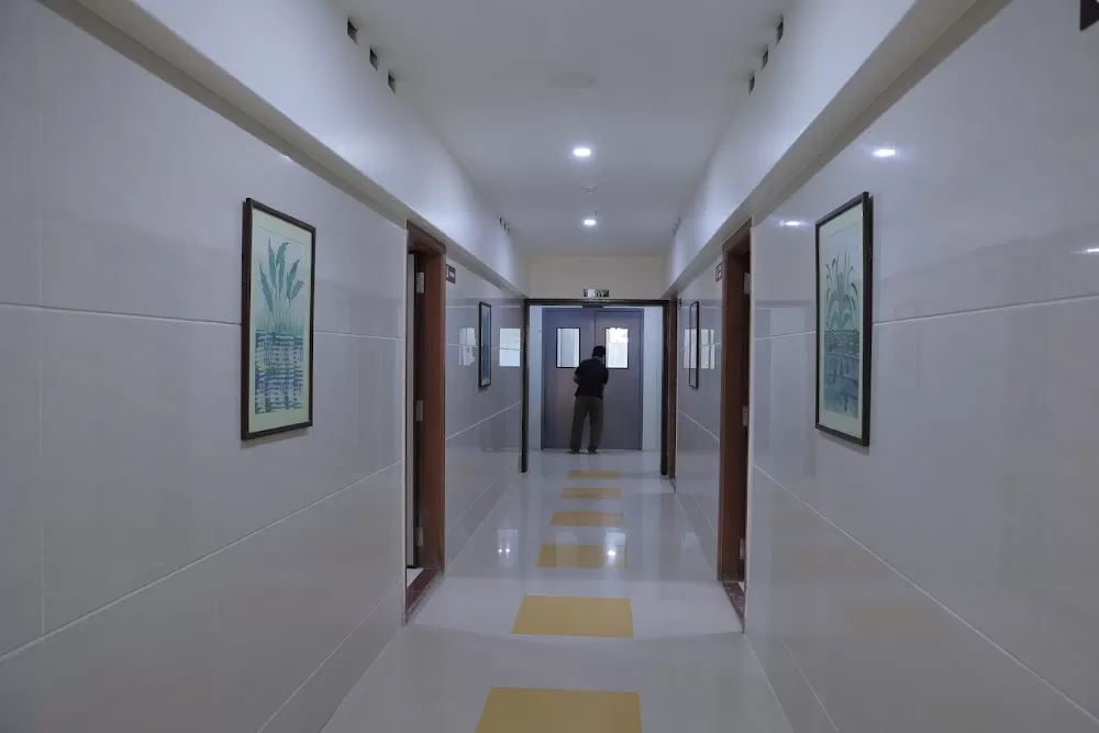 AMICARE MULTISPECIALITY HOSPITAL - Photo 6