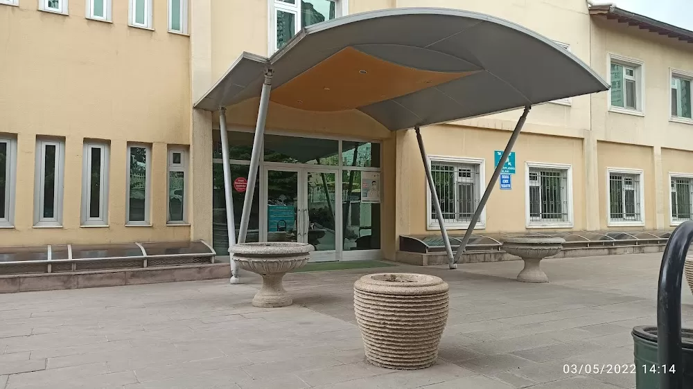 Ankara Onkoloji Eğitim Ve Araştırma Hastanesi Ek Binası Polikliniği - Photo 5