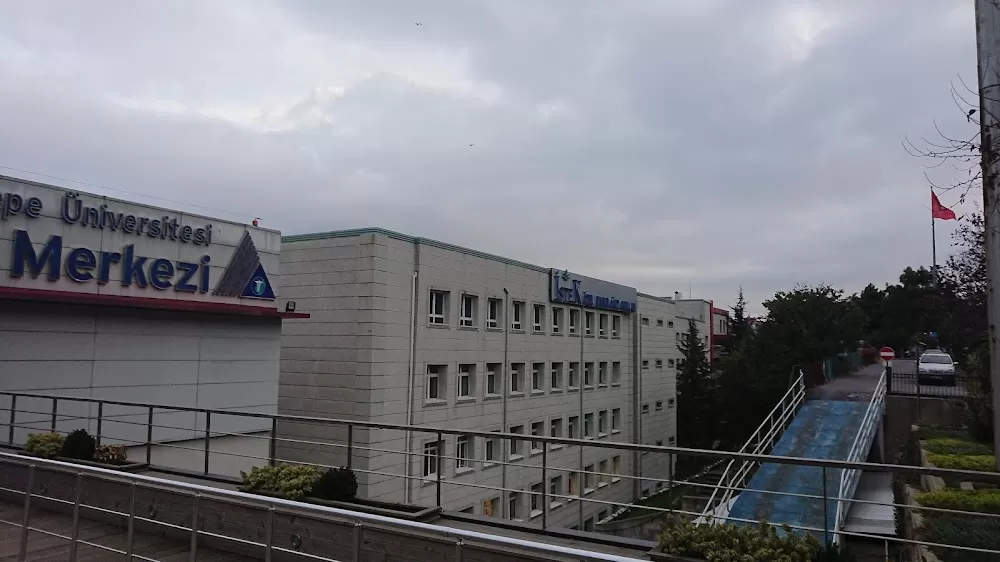 Yeditepe University Eye Center - Photo 7