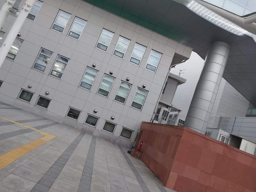 Severance Cardiovascular Hospital - Photo 2