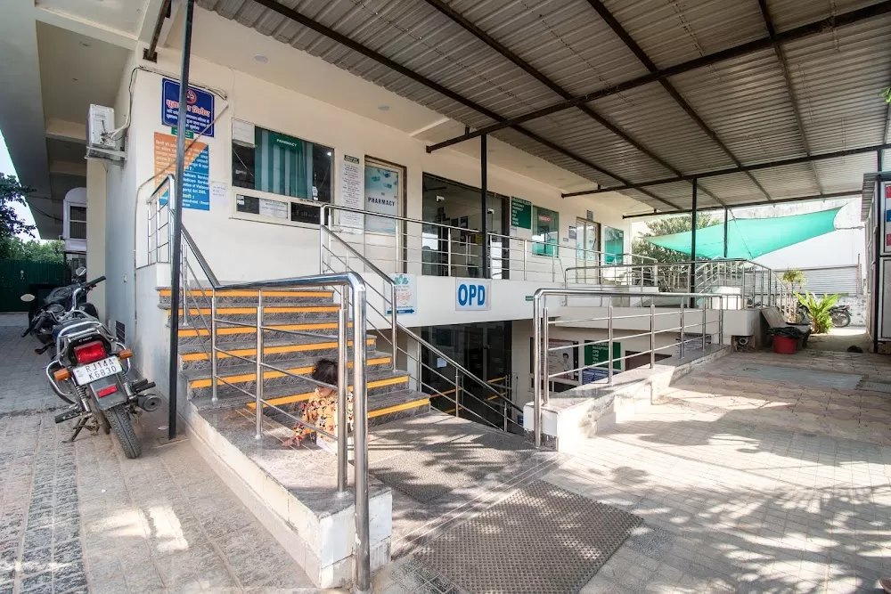 SNM hospital - Photo 6