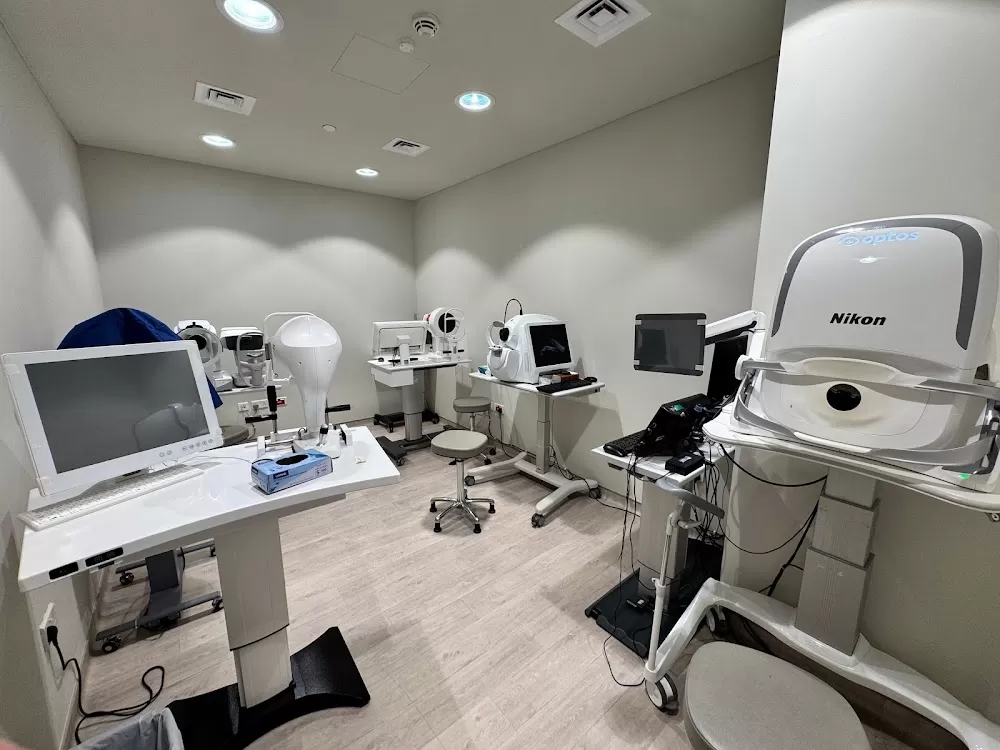 Dr. Faizan Mehmood at CMC Hospital Best Ophthalmologist Cataract and Oculoplasty Surgeon - Photo 4