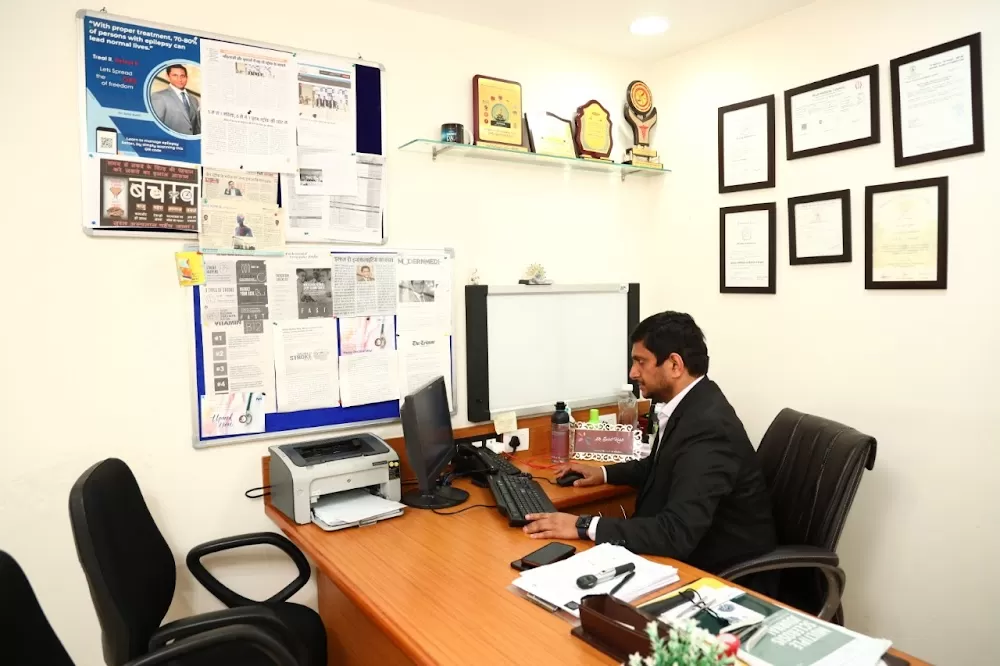 DR SAHIL KOHLI- Best Neurologist in Gurgaon, Parkinson Disease, Stroke Doctor, Headache Specialist, Epilepsy Treatment - Photo 1