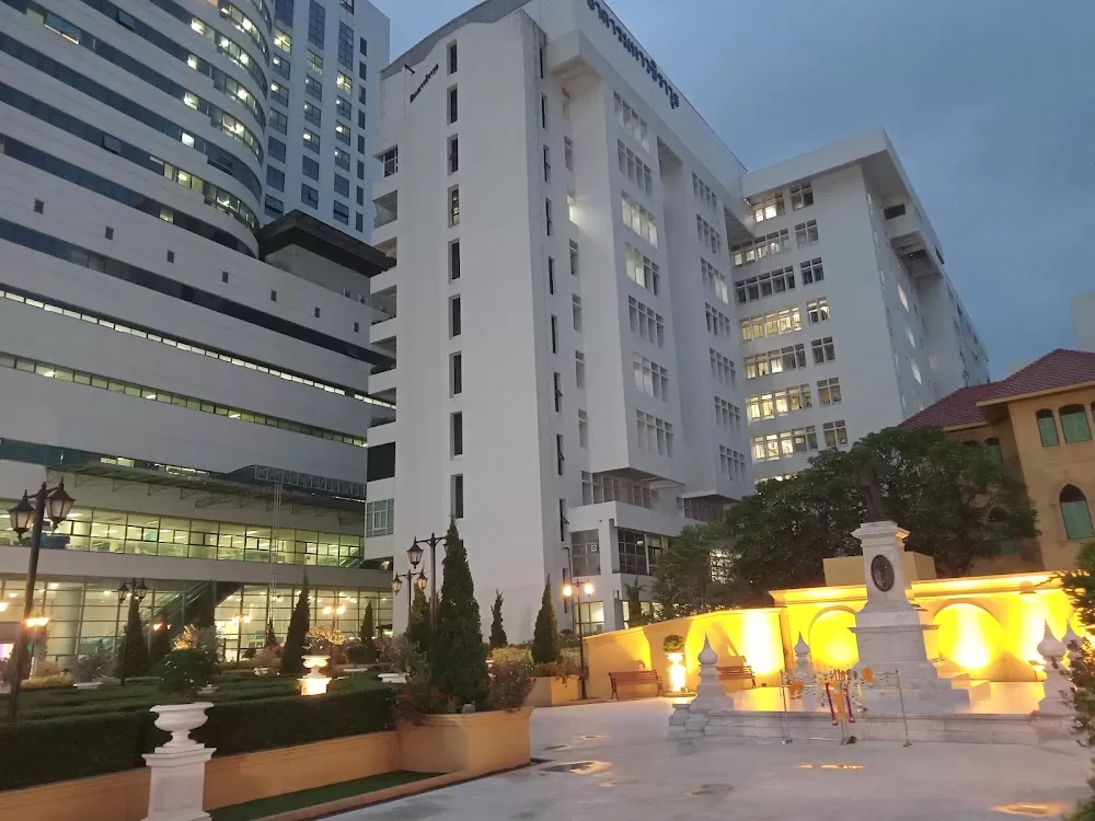 Vajira Hospital - Photo 3