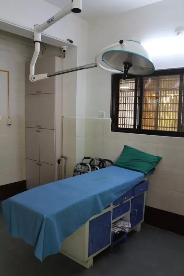Shyam Orthopaedic Hospital and Physiotherapy Centre - Knee Replacement Surgeon in Vadodara - Dr Vishal shah - Photo 3