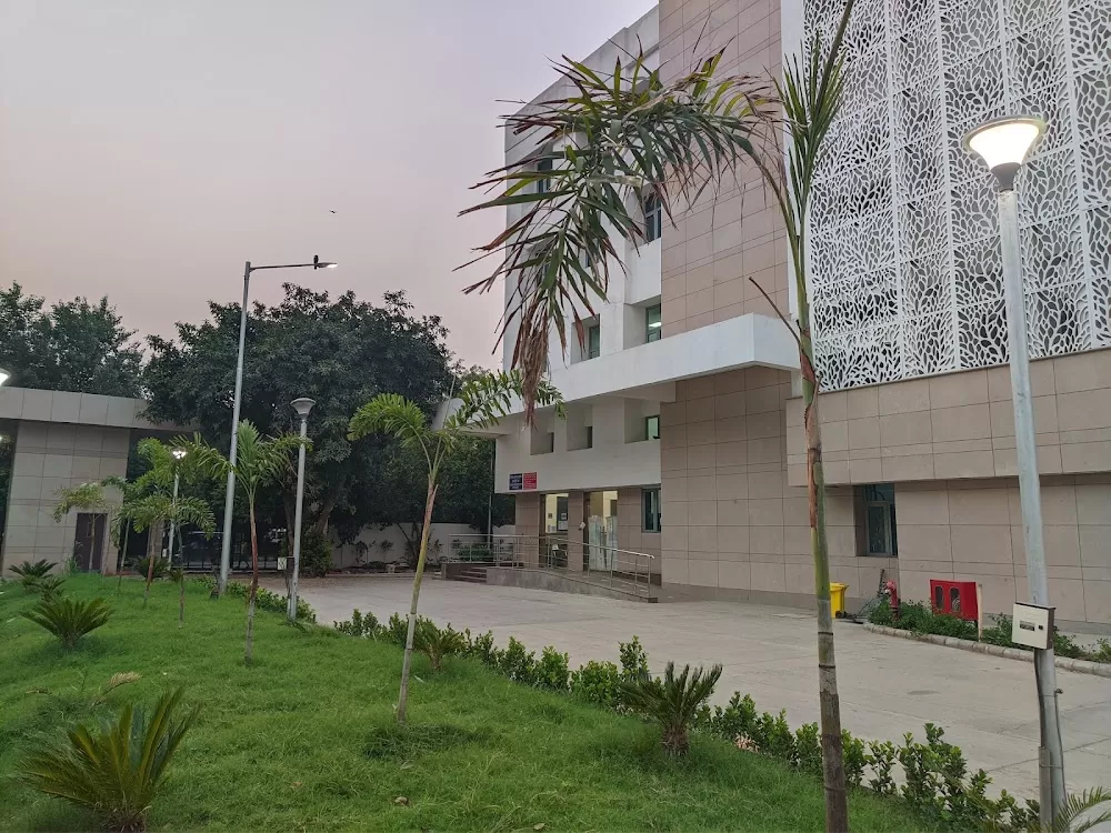 Radiation Oncology Block LHMC - Photo 7