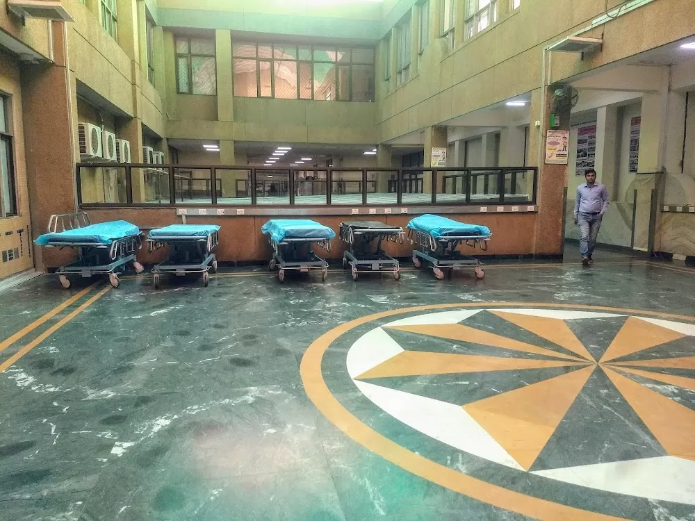 AIIMS Jai Prakash Narayan Apex Trauma Center - Photo 4