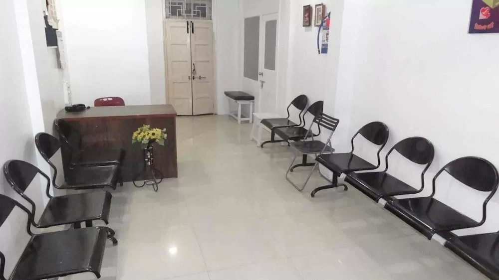Matruseva Hospital| मातृ सेवा हॉस्पिटल | Dr. Yash Shah Orthopaedic| Dr. Kishore Shah Gynaecologist| Dr. Swati Shah ENT - Photo 1