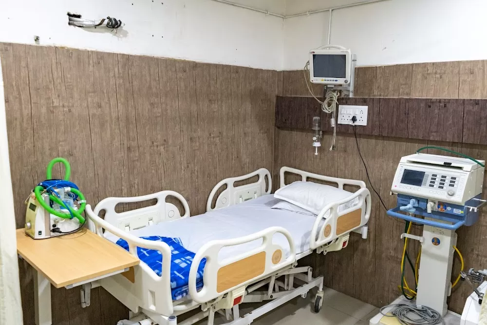 Kashtabhanjan Multispecialty Hospital - Photo 3