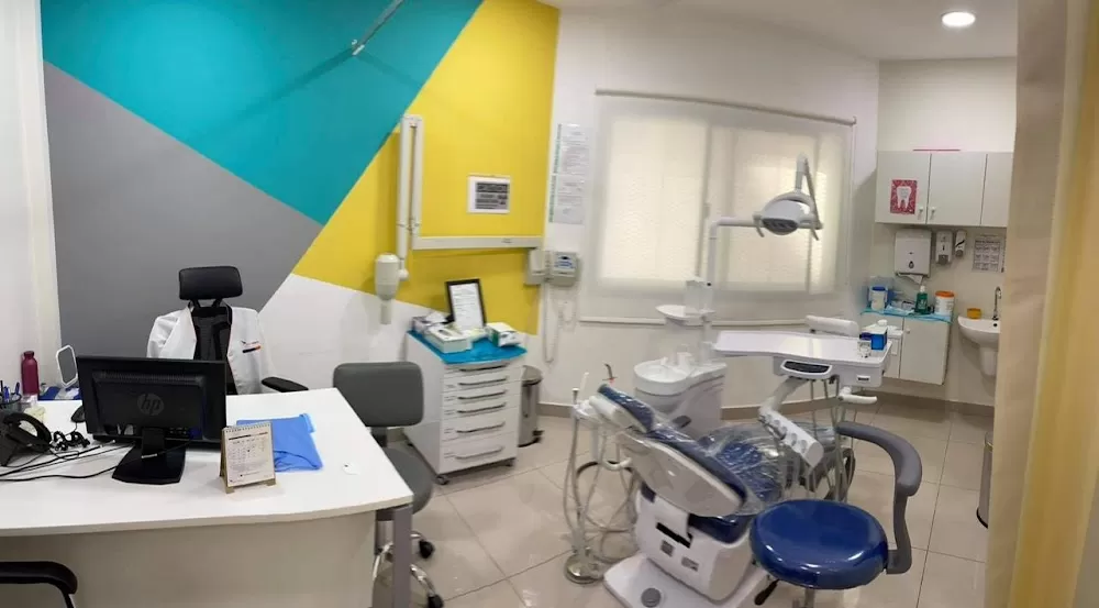 Right Health Karama Medical Center (Burjuman Br.) - Photo 4
