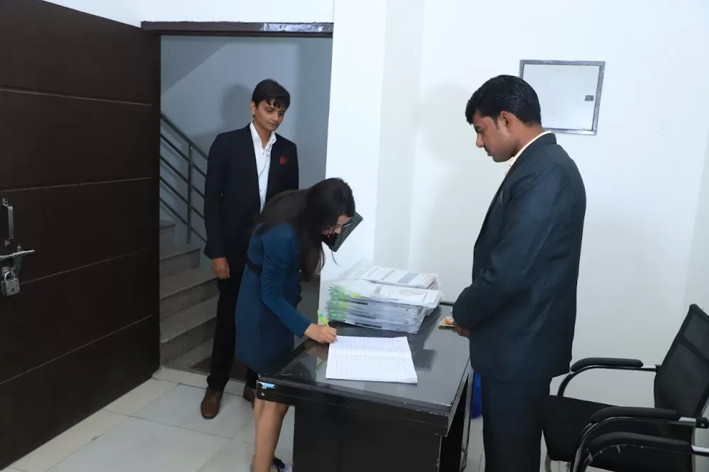 IQ Diagnostics - Best Pathology/Diagnostic Lab & Center In Noida - Photo 5