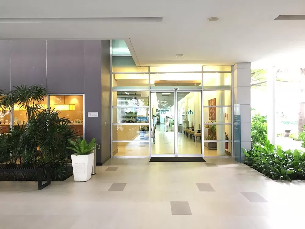Manarom Hospital - Photo 8