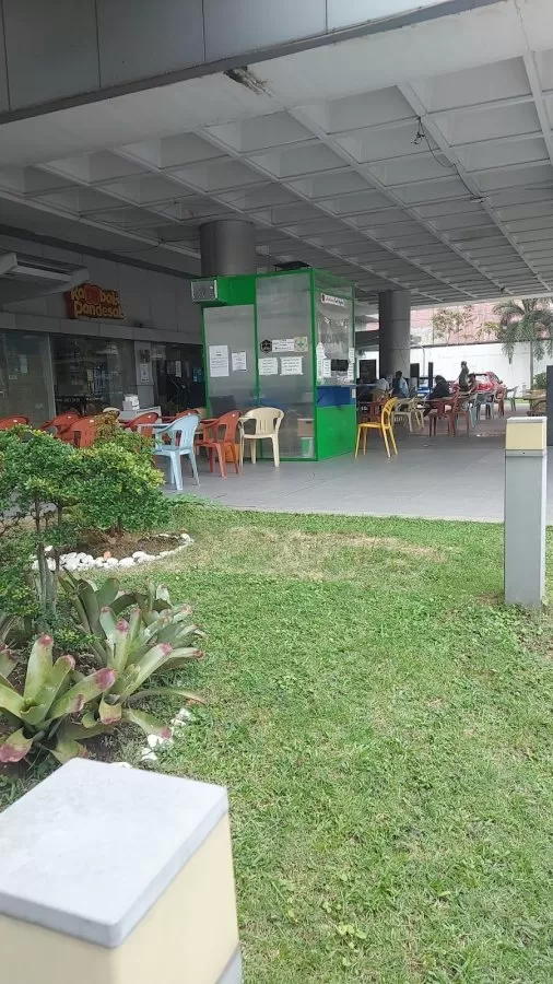 De Los Santos Medical Center - Photo 8
