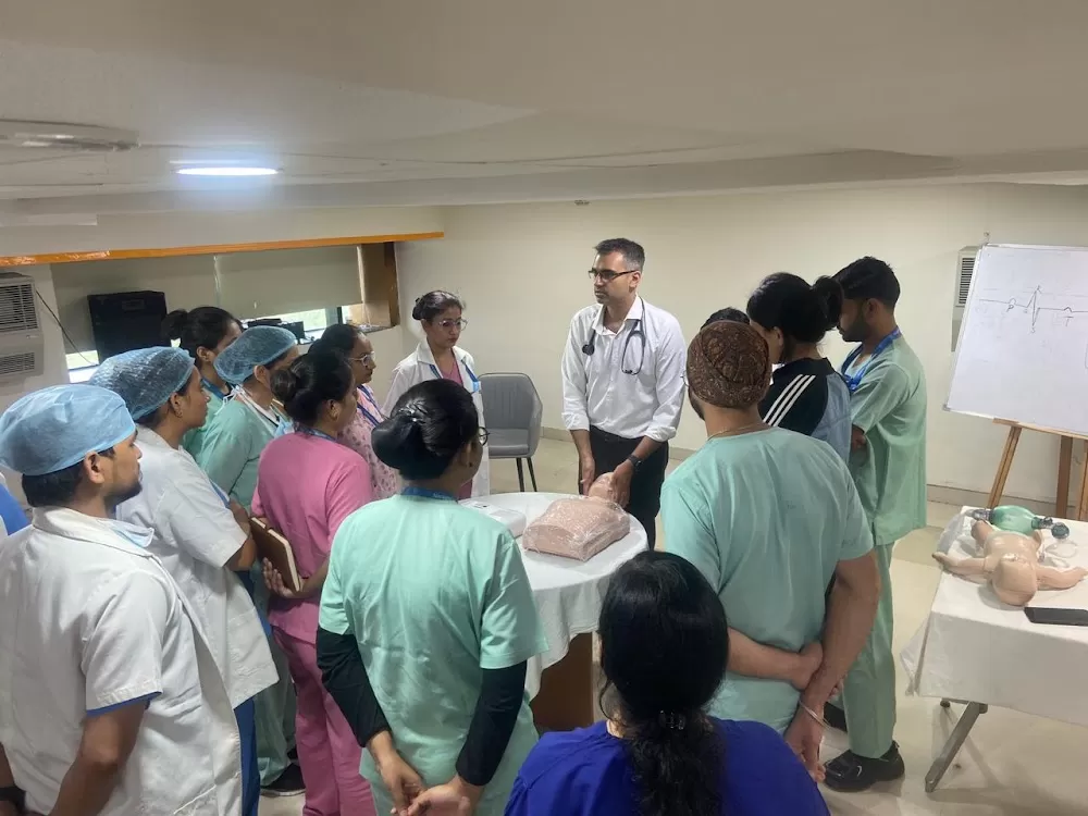 Dr. (Lt Cdr) Yogesh Khurana - Prarambh Family Clinic - Photo 8