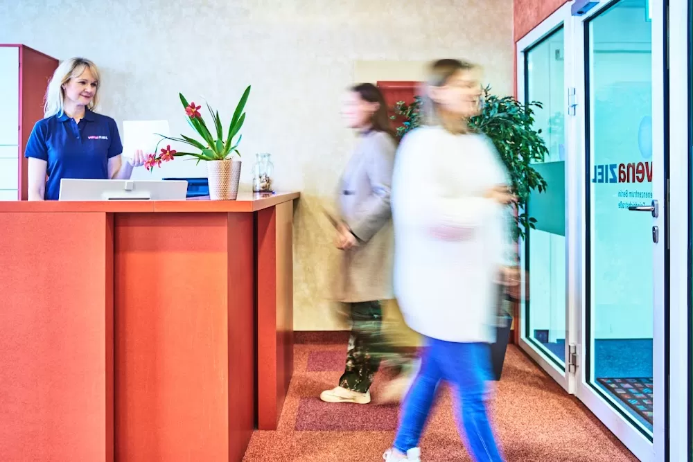 VenaZiel Berlin MVZ – Zertifiziertes Venen Kompetenz-Zentrum® – Venenzentrum & Gefäßchirurgie - Photo 3