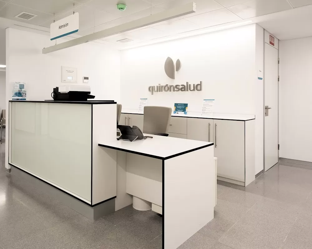 Consultas Externas Hospital Quirónsalud San José - Photo 7