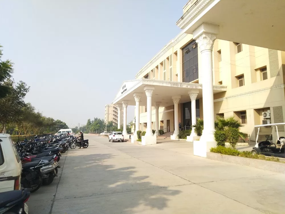 RUHSCMS Hospital - Photo 1