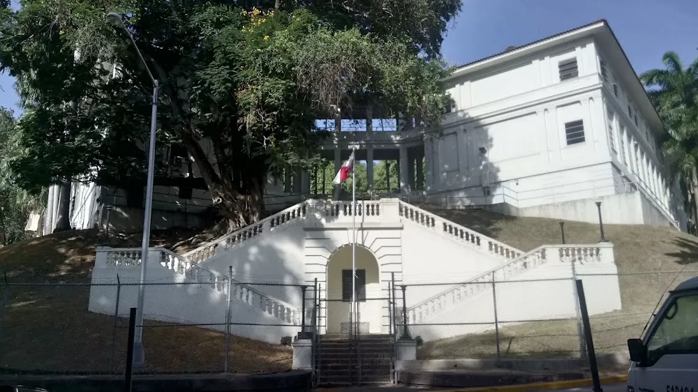 Instituto Oncológico Nacional - Photo 7