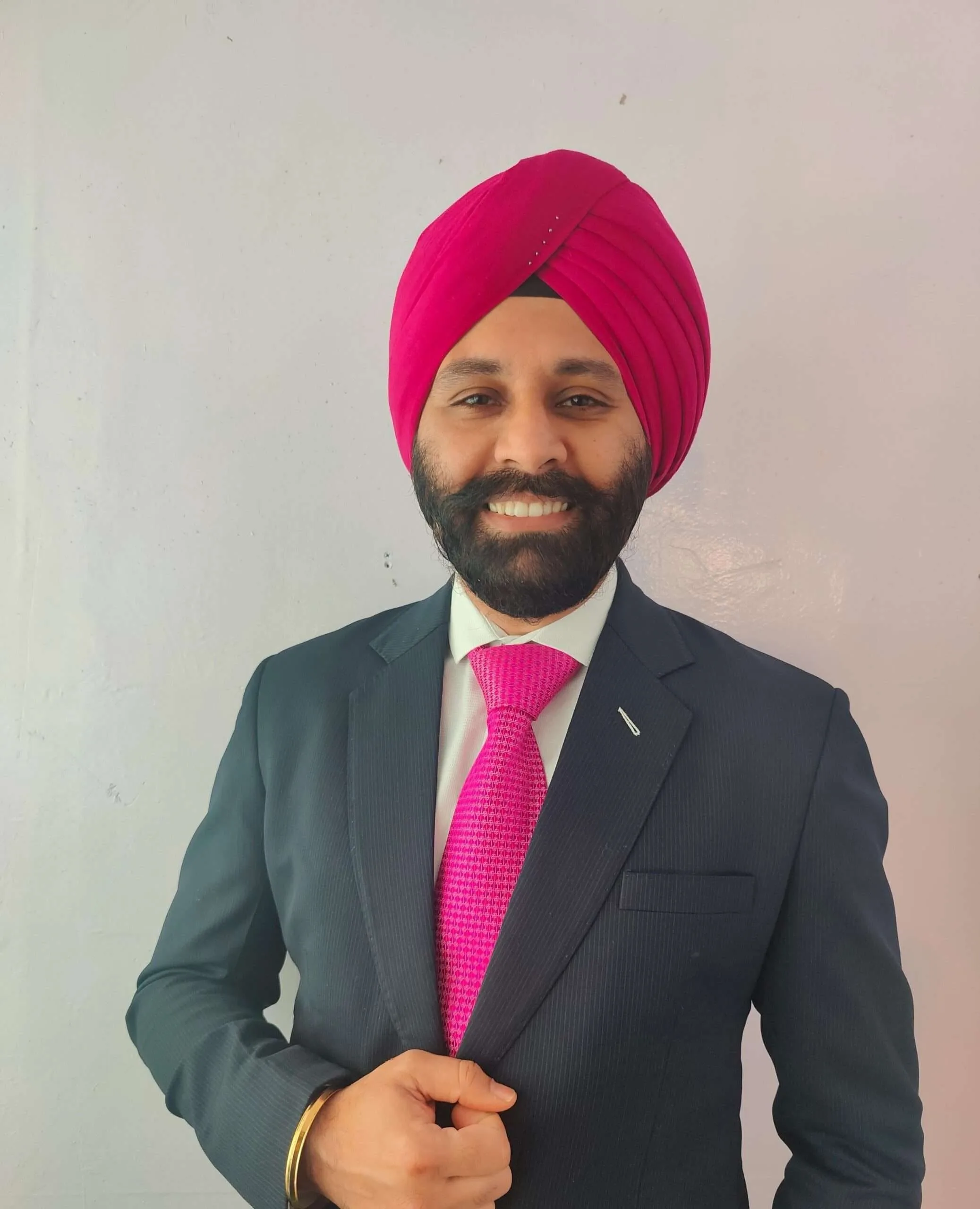 Dr. Gurneet Singh Sawhney  Brain & Spine surgeon Neurosurgeon