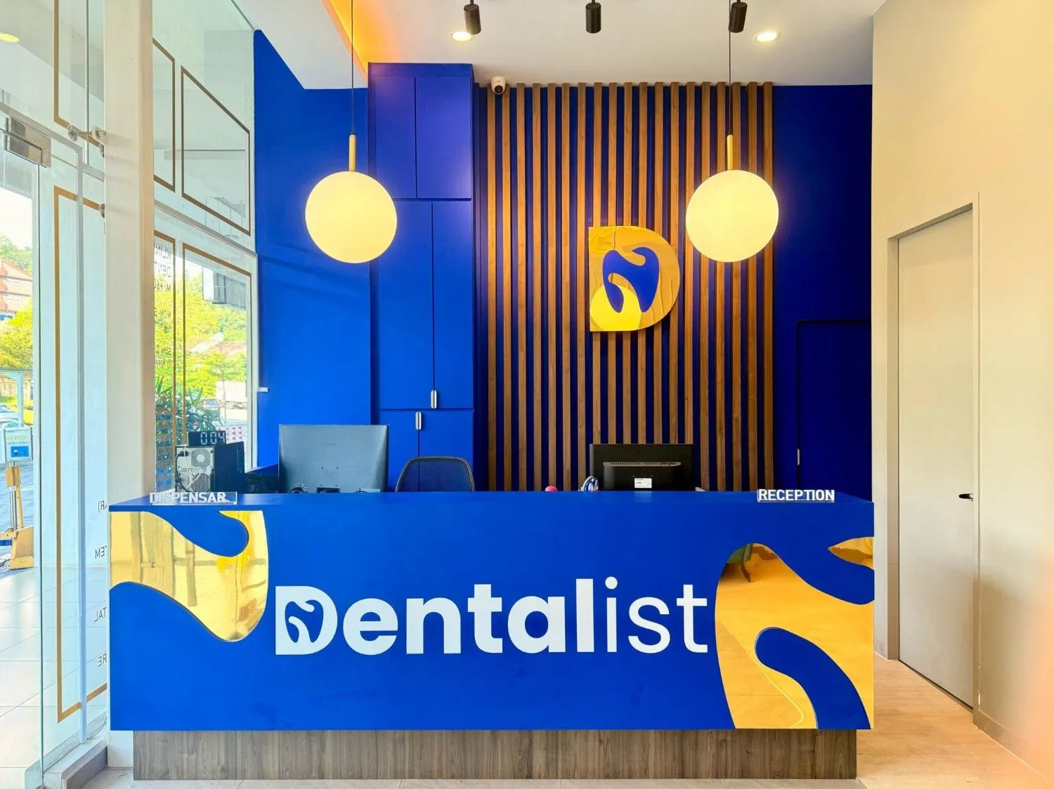 Dentalist
