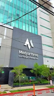 MEDYARTHROS Surgery Center