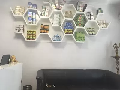 Sri Sri Ayurveda Panchakarma, CGHS Approved Panchakarma Treatment Center, Delhi, Dr. Neeraj Jaswal